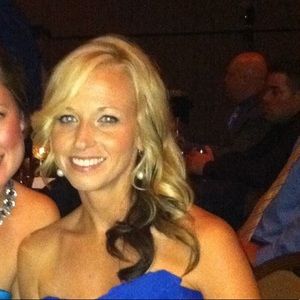 Meet your Posher, Corinne